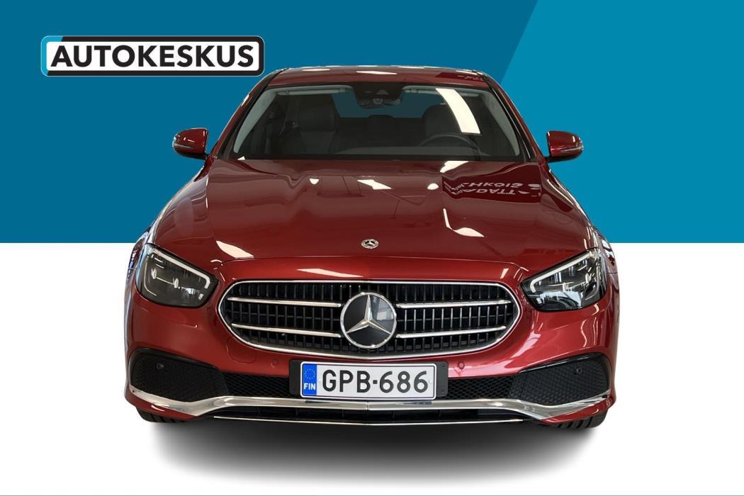 MERCEDES-BENZ E 2022