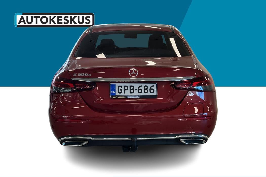 MERCEDES-BENZ E 2022
