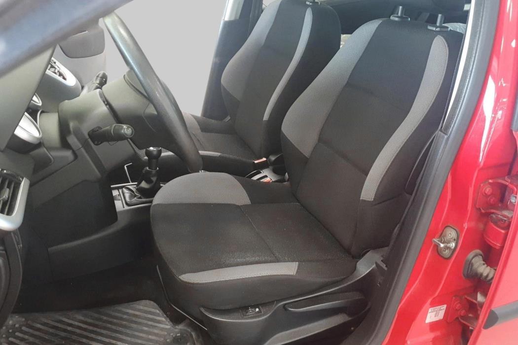 PEUGEOT 207 2009