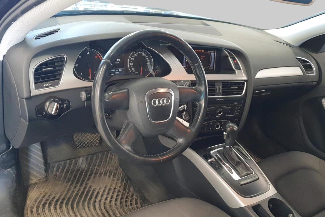 AUDI A4 2011