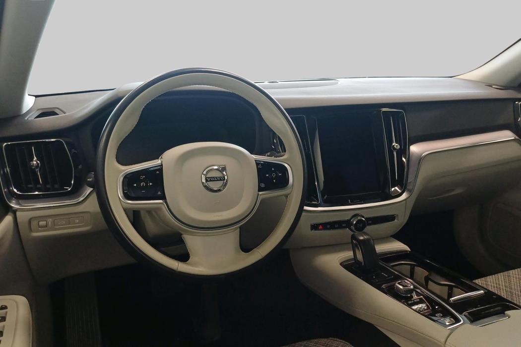 VOLVO V60 2021