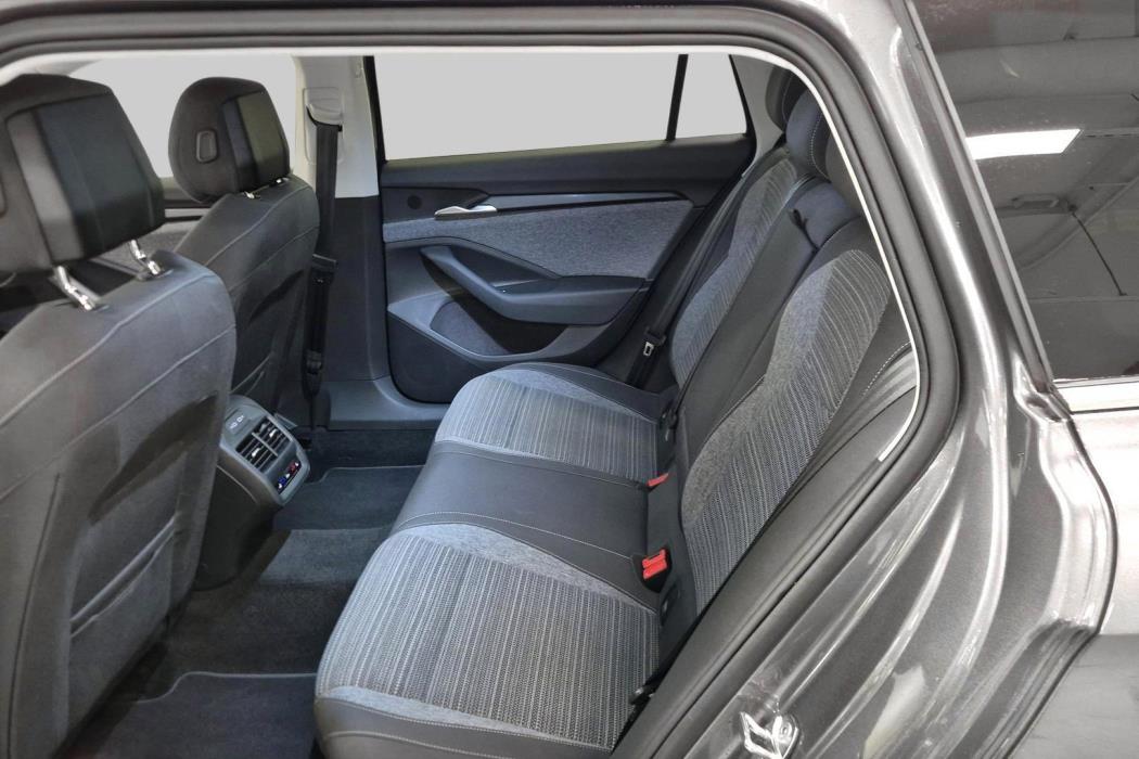 SKODA Superb 2025