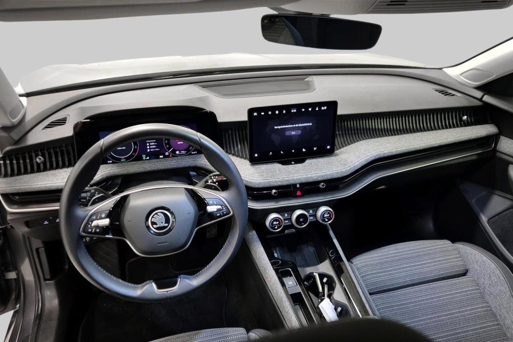 SKODA Superb 2025