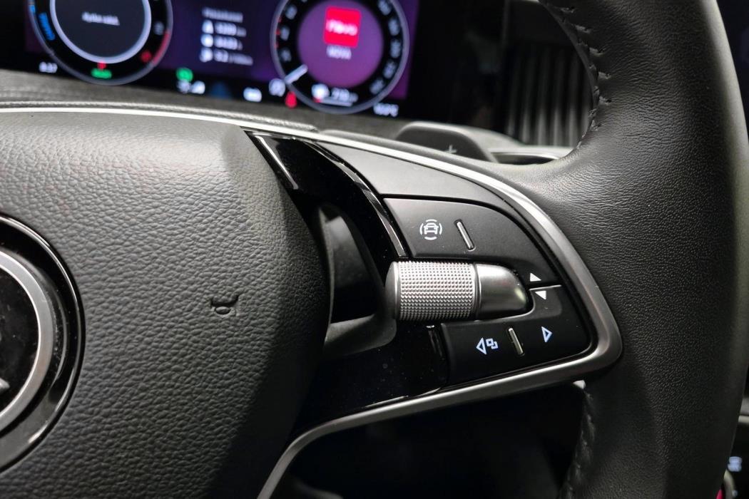 SKODA Superb 2025