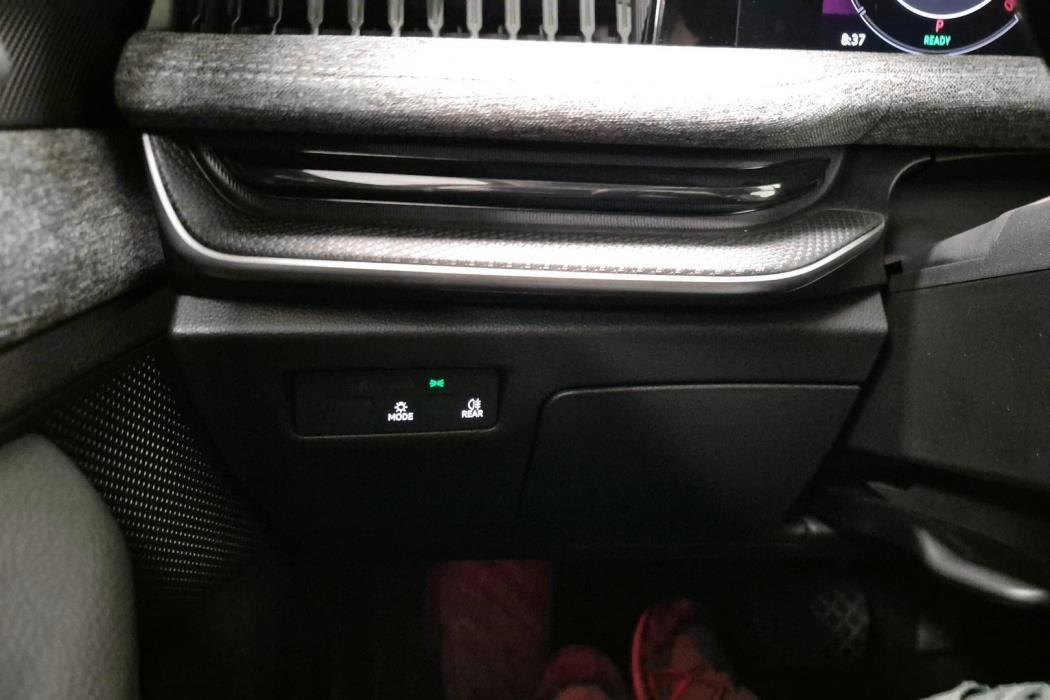 SKODA Superb 2025