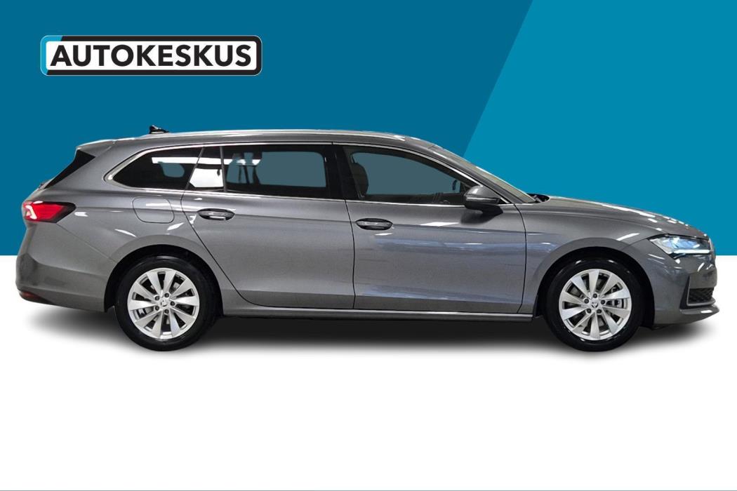 SKODA Superb 2025