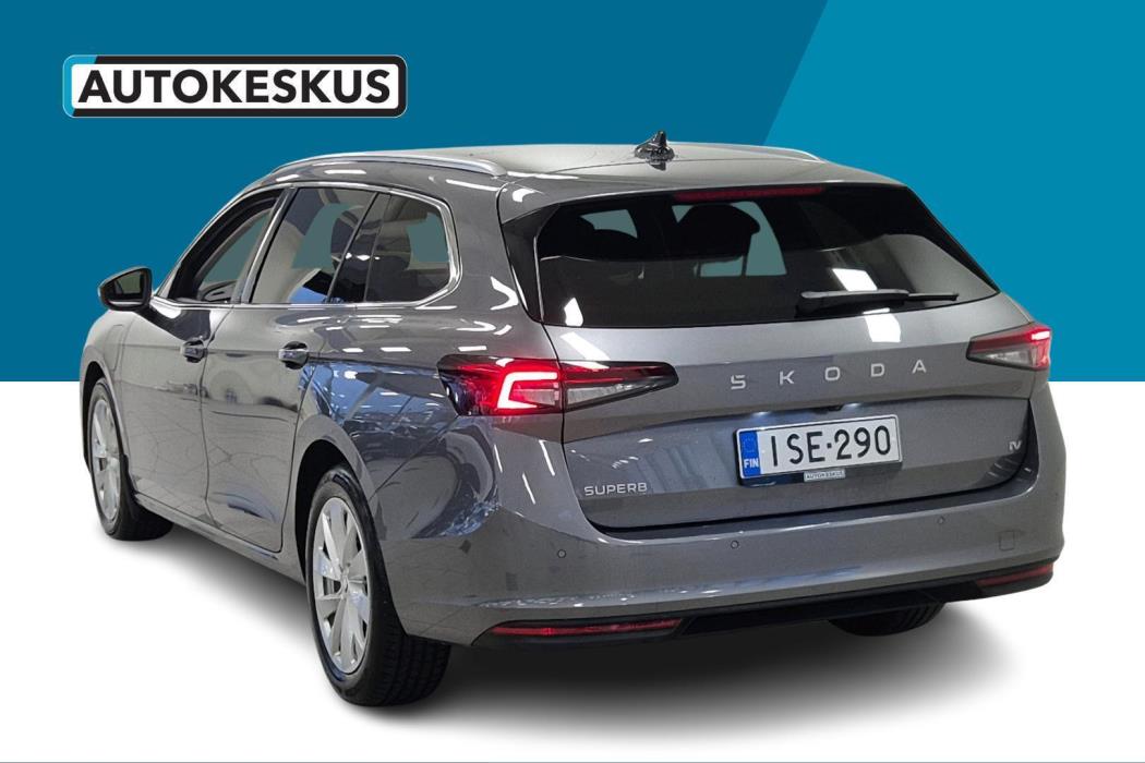 SKODA Superb 2025