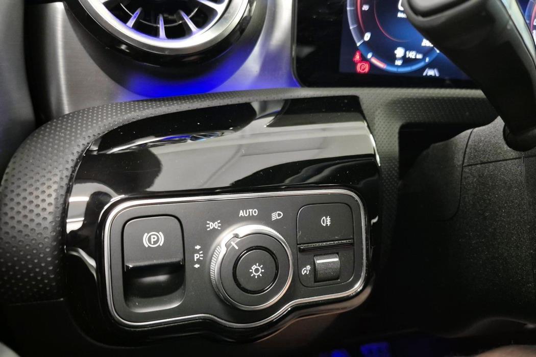 MERCEDES-BENZ CLA 2021