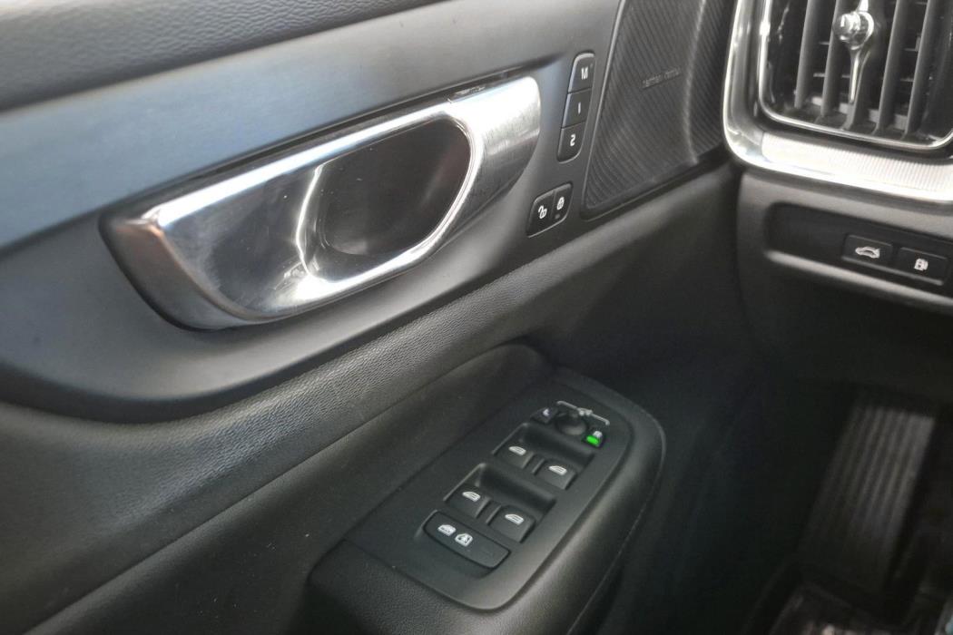 VOLVO S60 2022