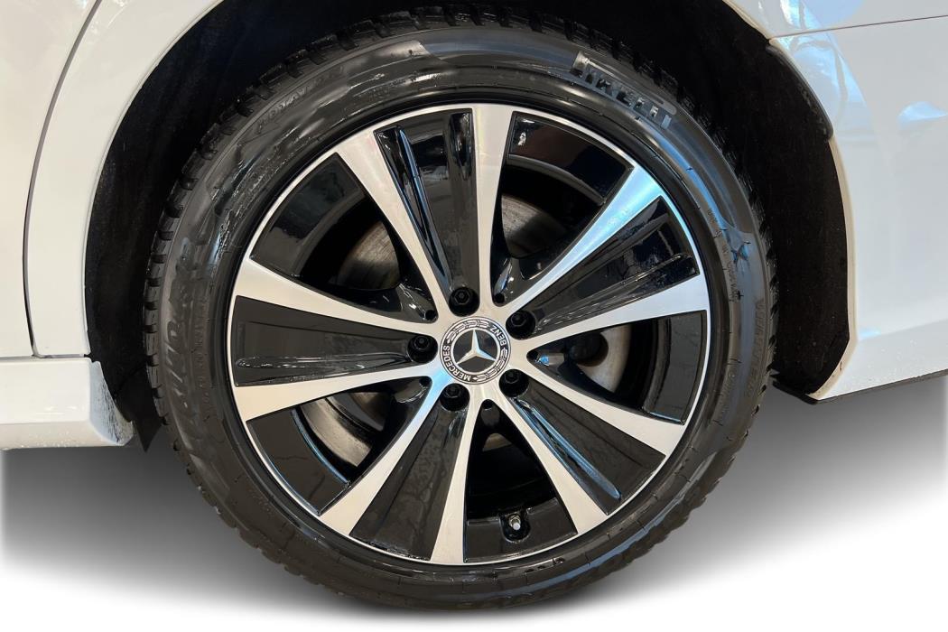 MERCEDES-BENZ E 2022