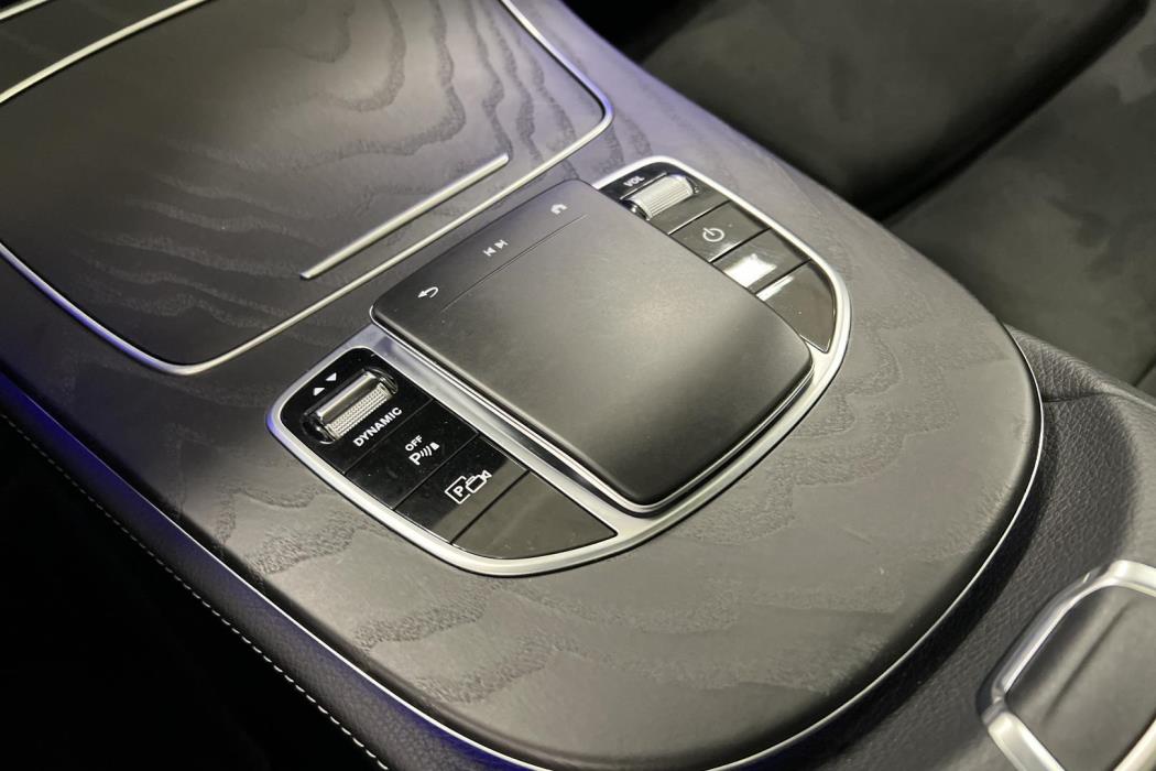 MERCEDES-BENZ E 2022