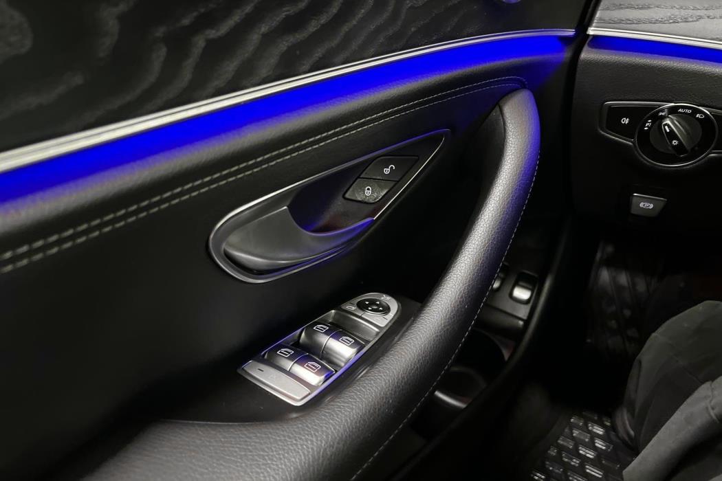 MERCEDES-BENZ E 2022