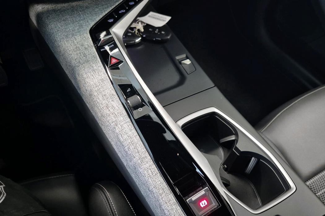PEUGEOT 3008 2024