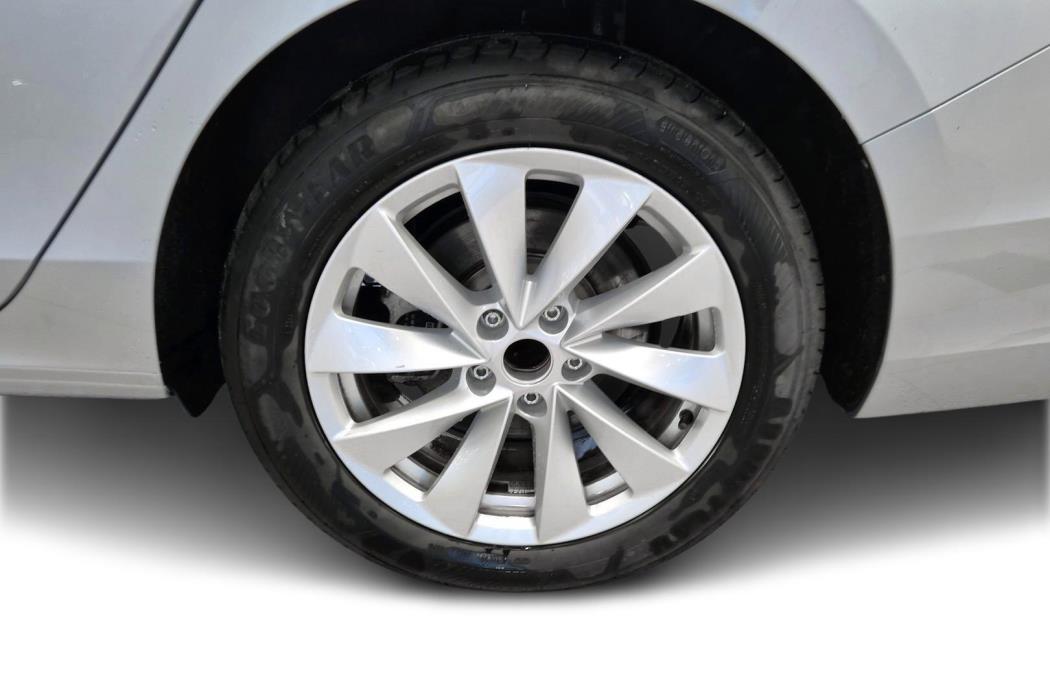 SKODA Superb 2025