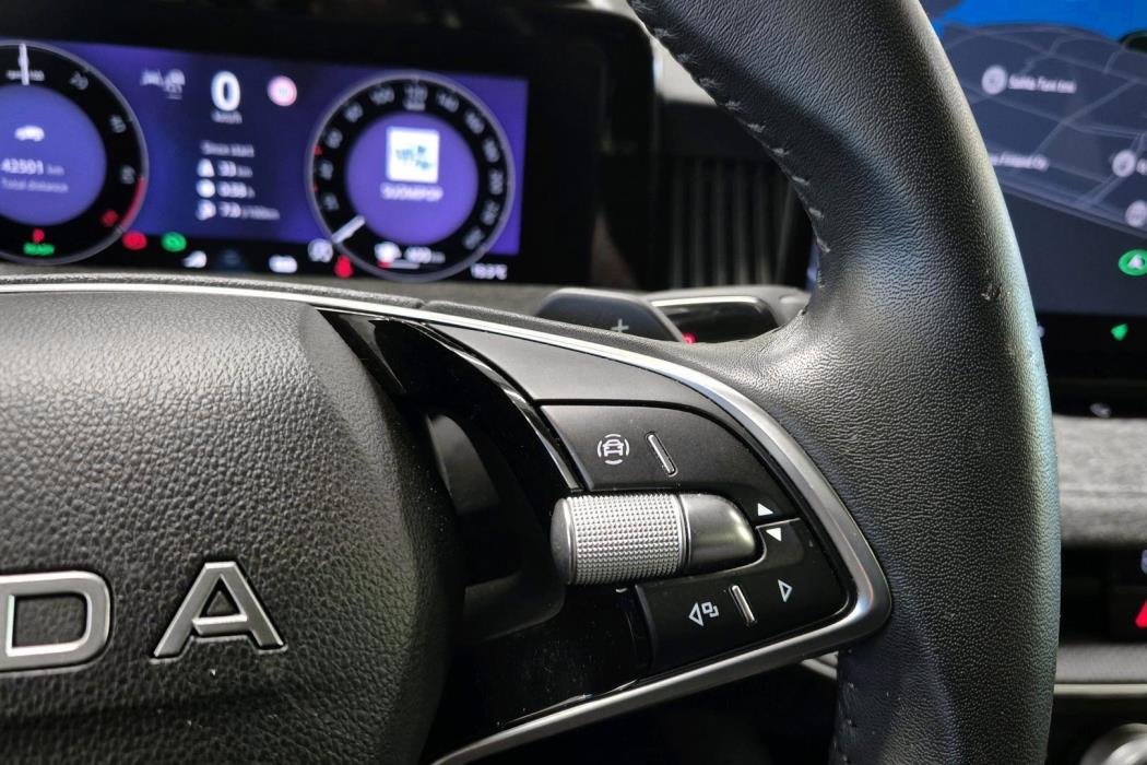SKODA Superb 2025