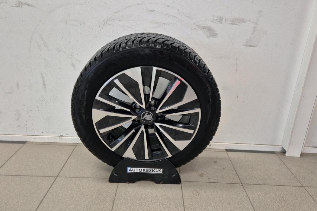 SKODA Superb 2025