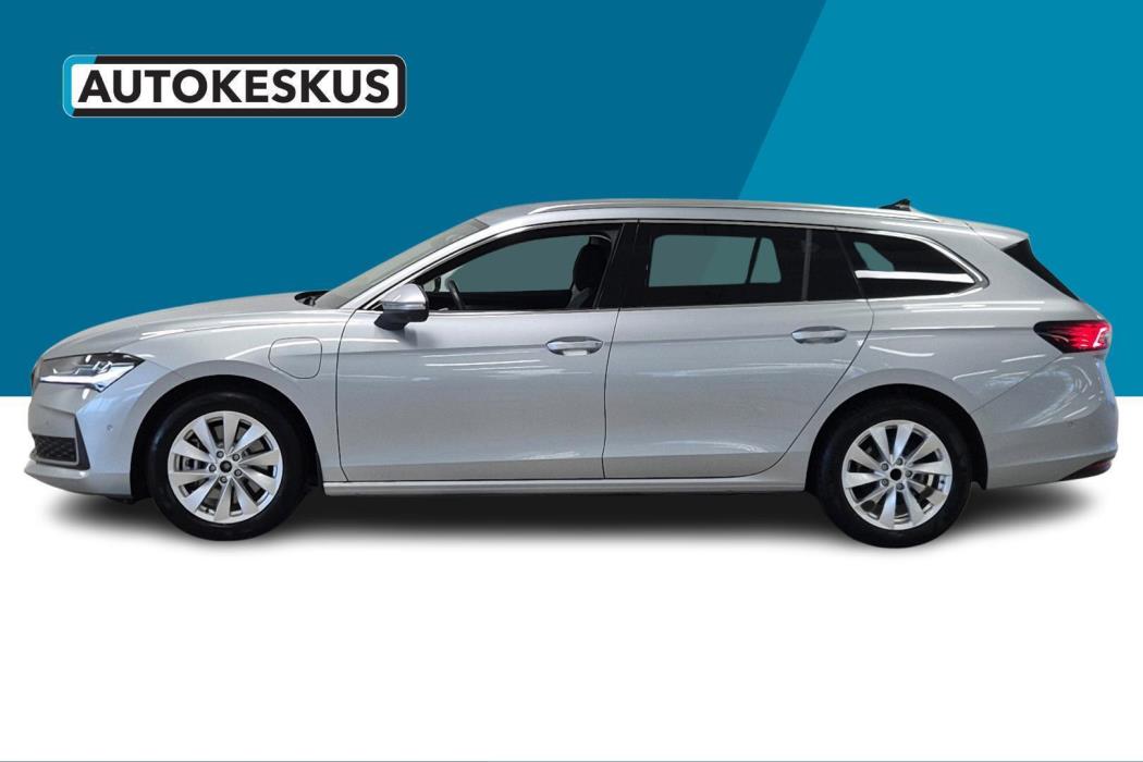 SKODA Superb 2025