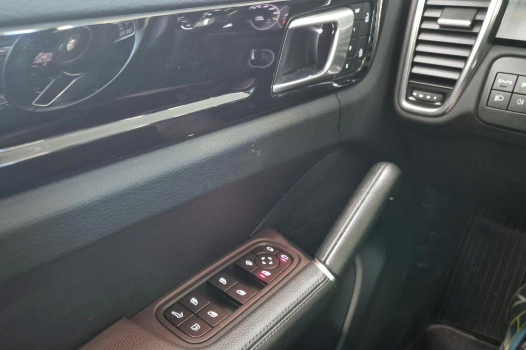 PORSCHE Cayenne 2022