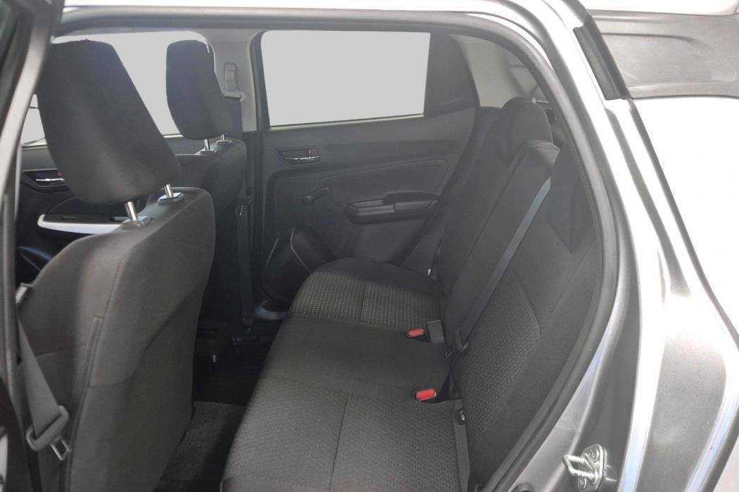 SUZUKI Swift 2017