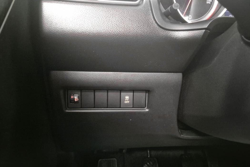 SUZUKI Swift 2017
