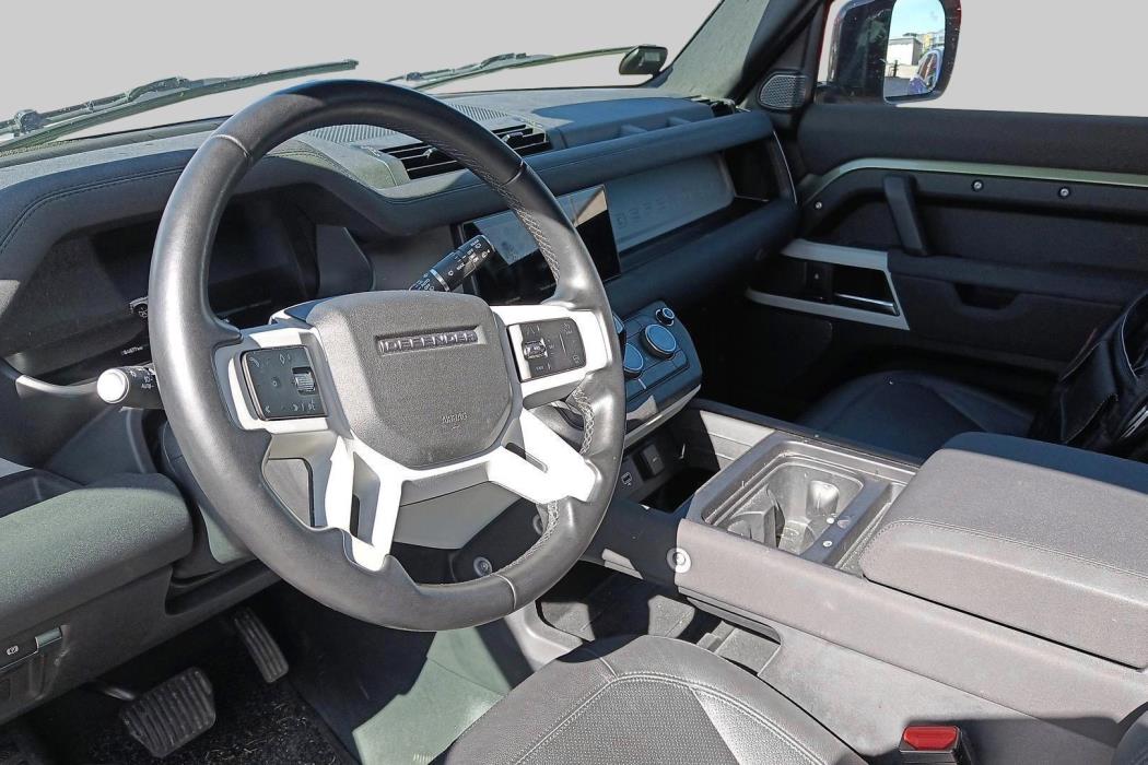 LAND ROVER Defender 2023
