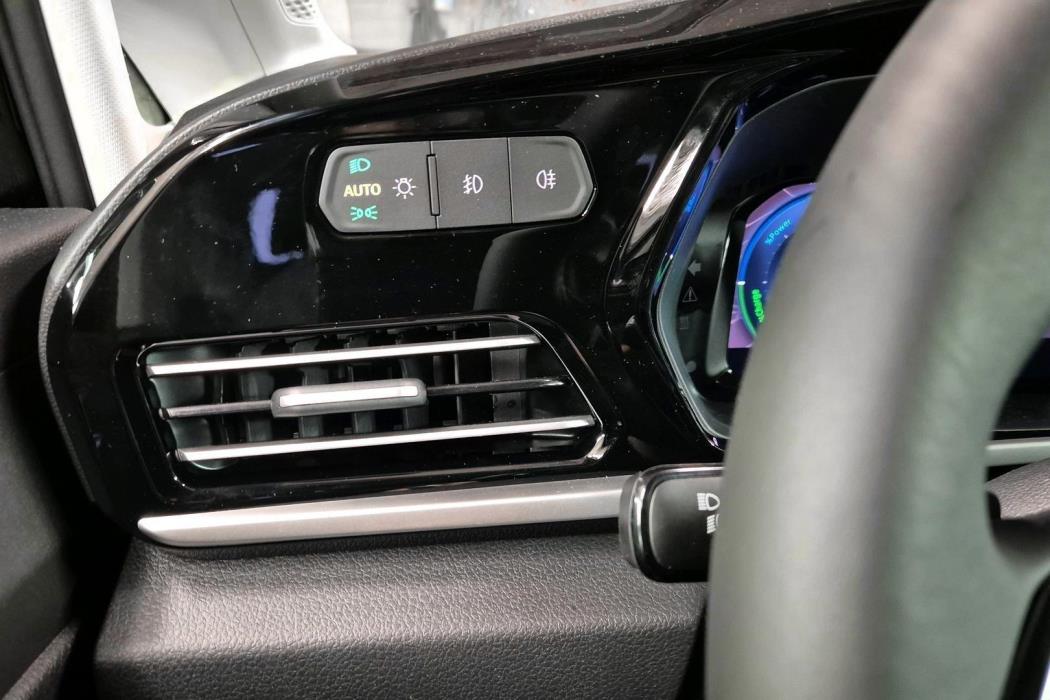 FORD Grand Tourneo Connect 2025