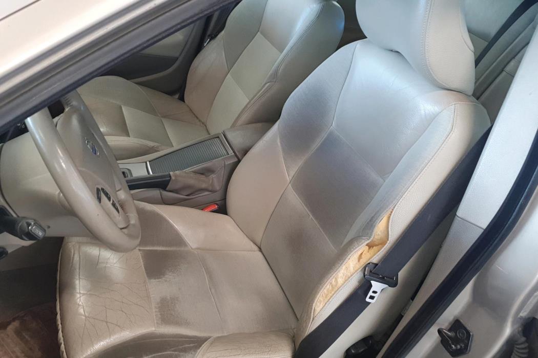 VOLVO V70 2004