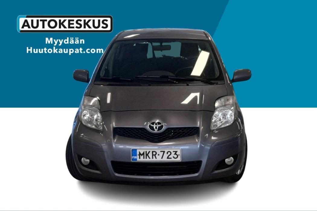 TOYOTA Yaris 2011