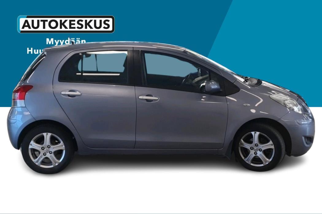 TOYOTA Yaris 2011