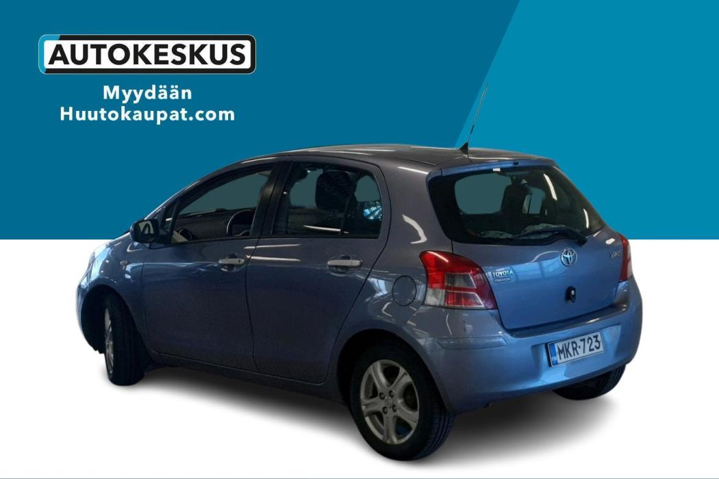 TOYOTA Yaris 2011
