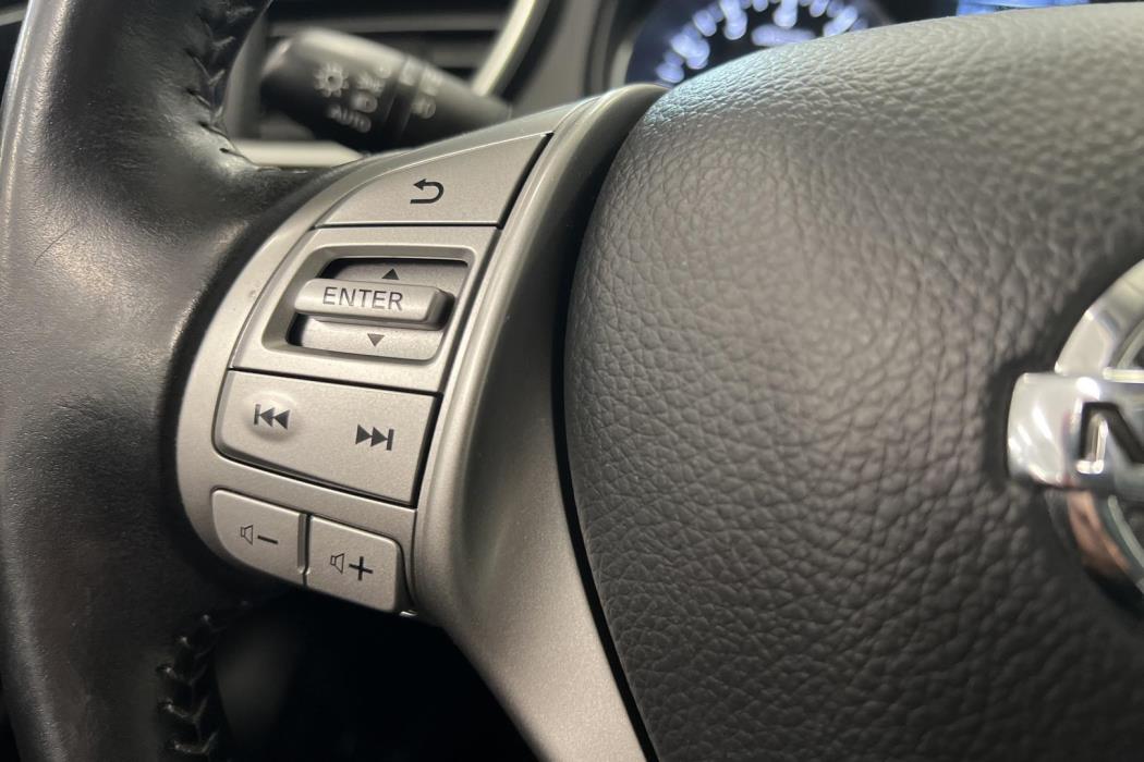 NISSAN Qashqai 2015