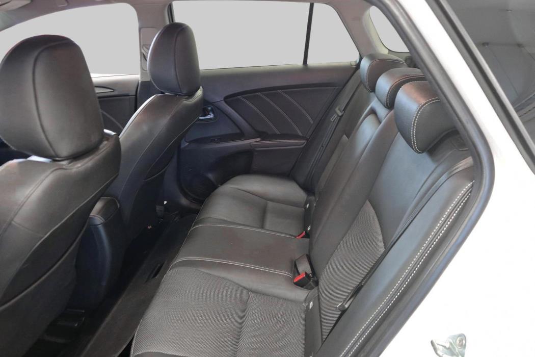 TOYOTA Avensis 2017