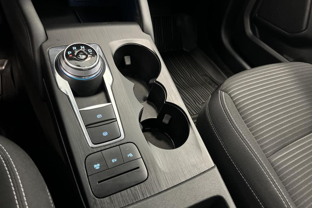 FORD Kuga 2023