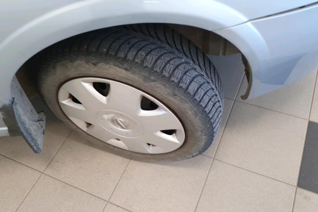 NISSAN Almera 2005