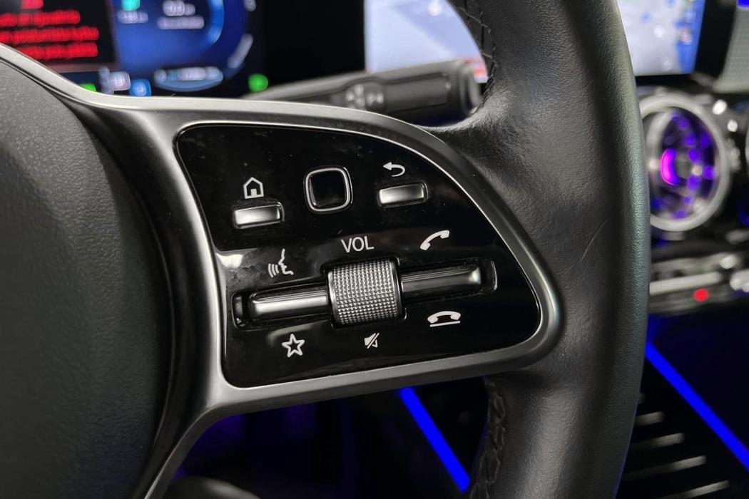 MERCEDES-BENZ EQB 2022