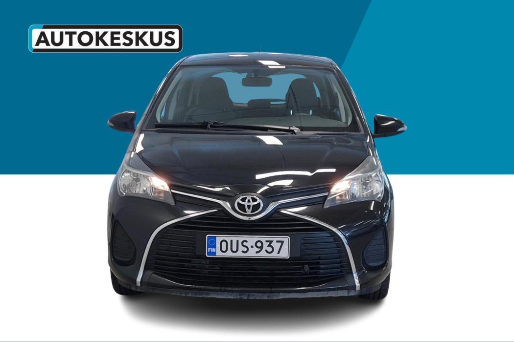 TOYOTA Yaris 2015