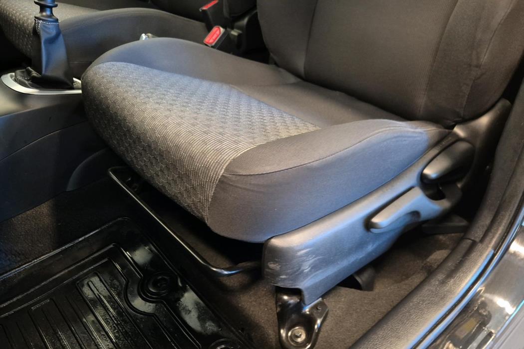 TOYOTA Yaris 2015