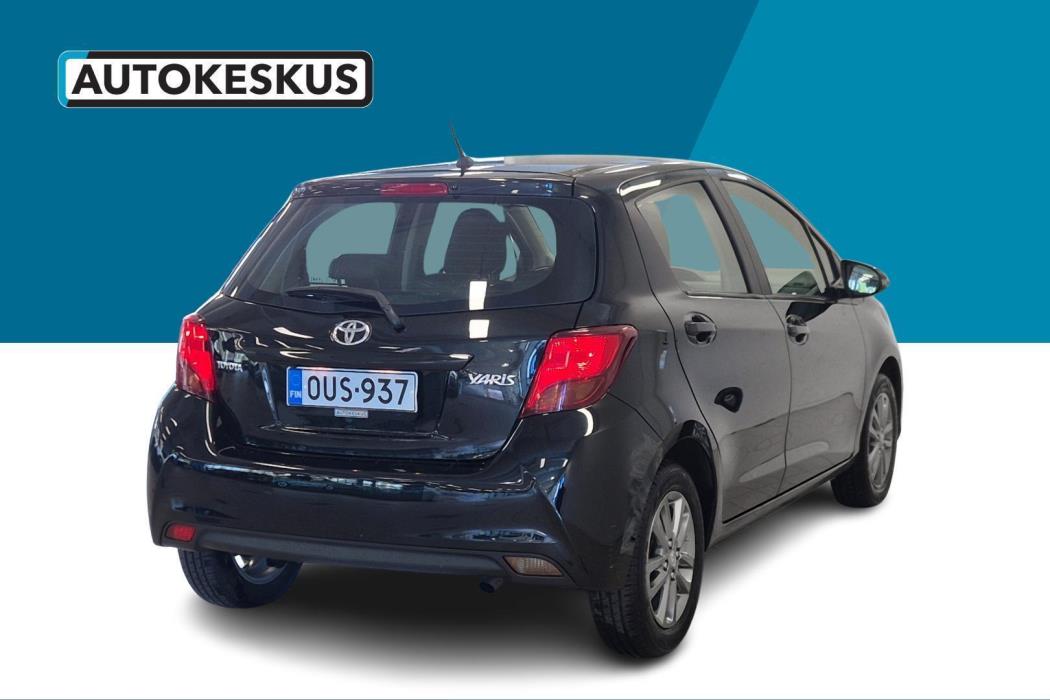 TOYOTA Yaris 2015