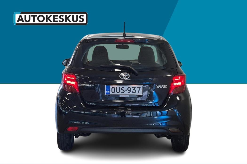 TOYOTA Yaris 2015