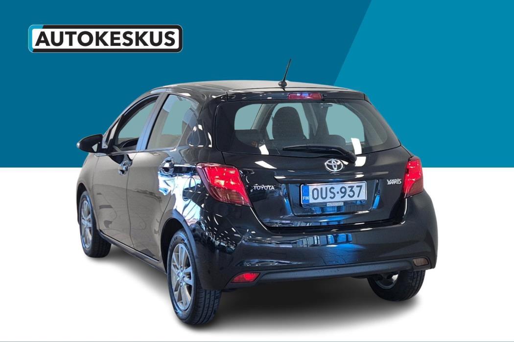 TOYOTA Yaris 2015