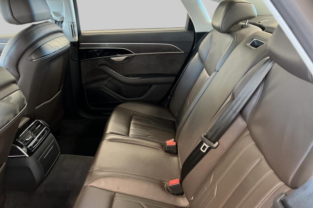 AUDI A8 2021