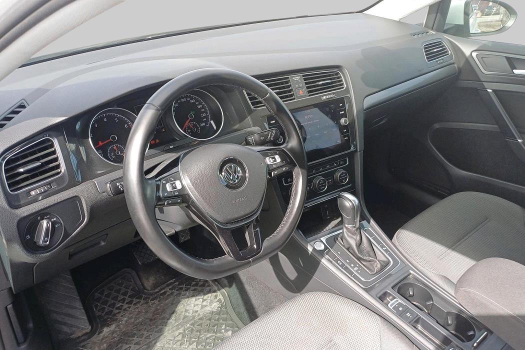 VOLKSWAGEN Golf 2017