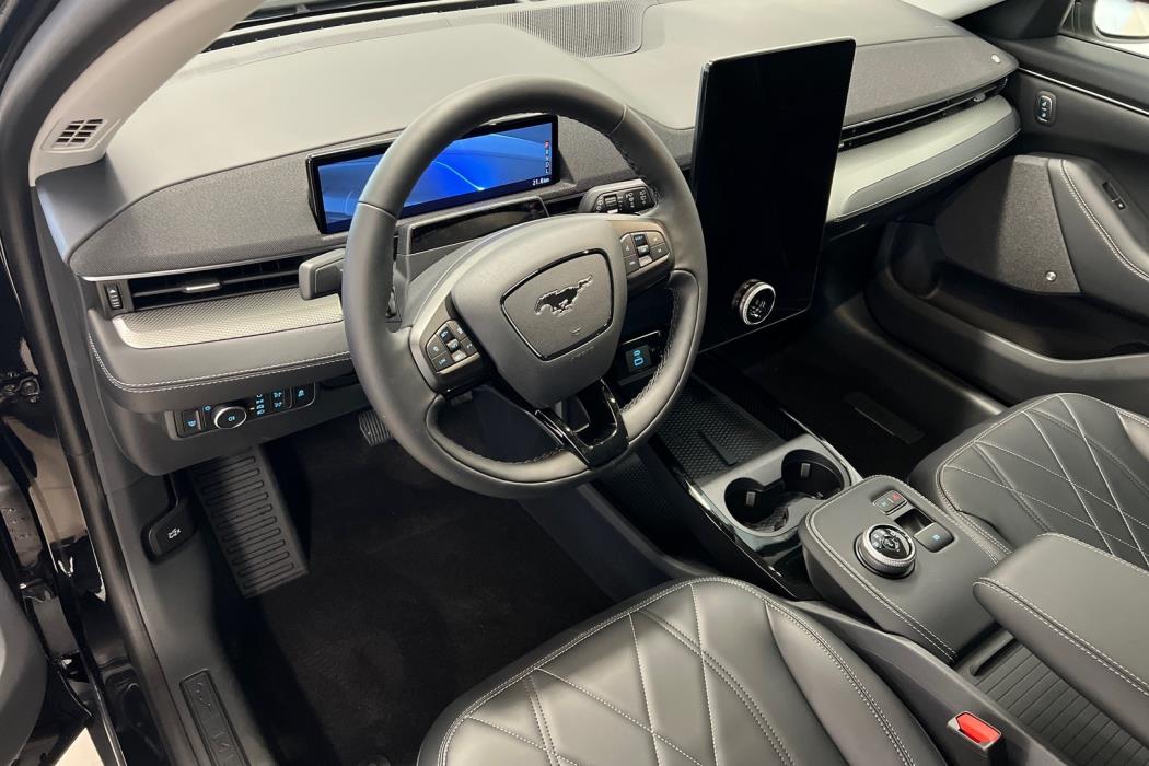 FORD Mustang Mach-E 2025