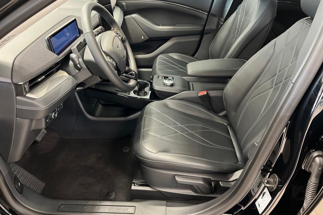 FORD Mustang Mach-E 2025