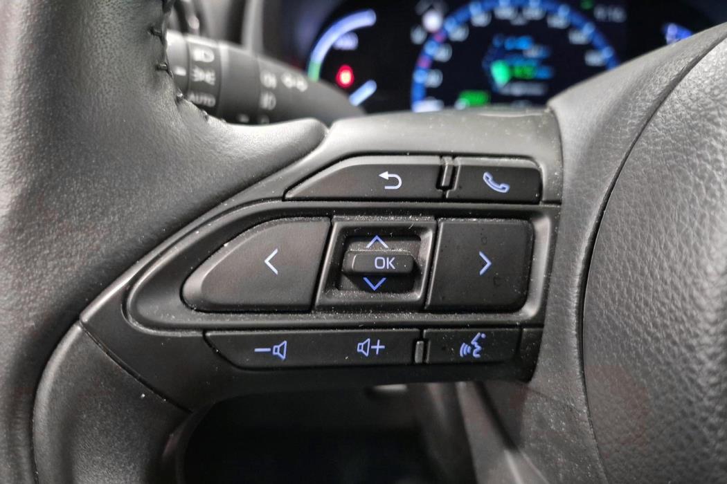 TOYOTA Yaris Cross 2023