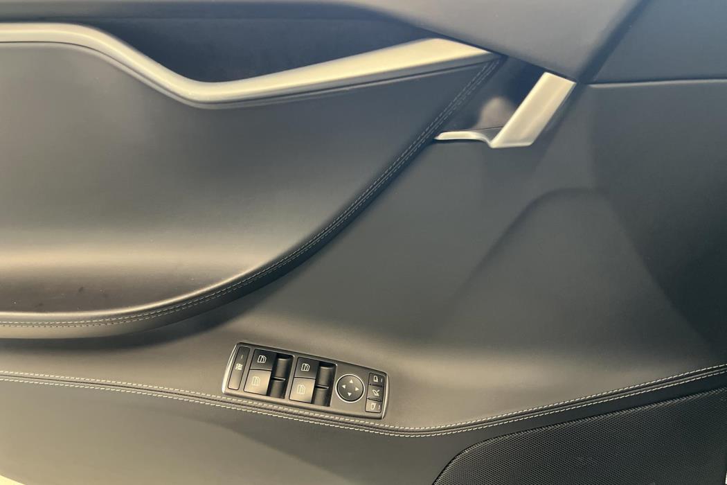TESLA Model S 2020