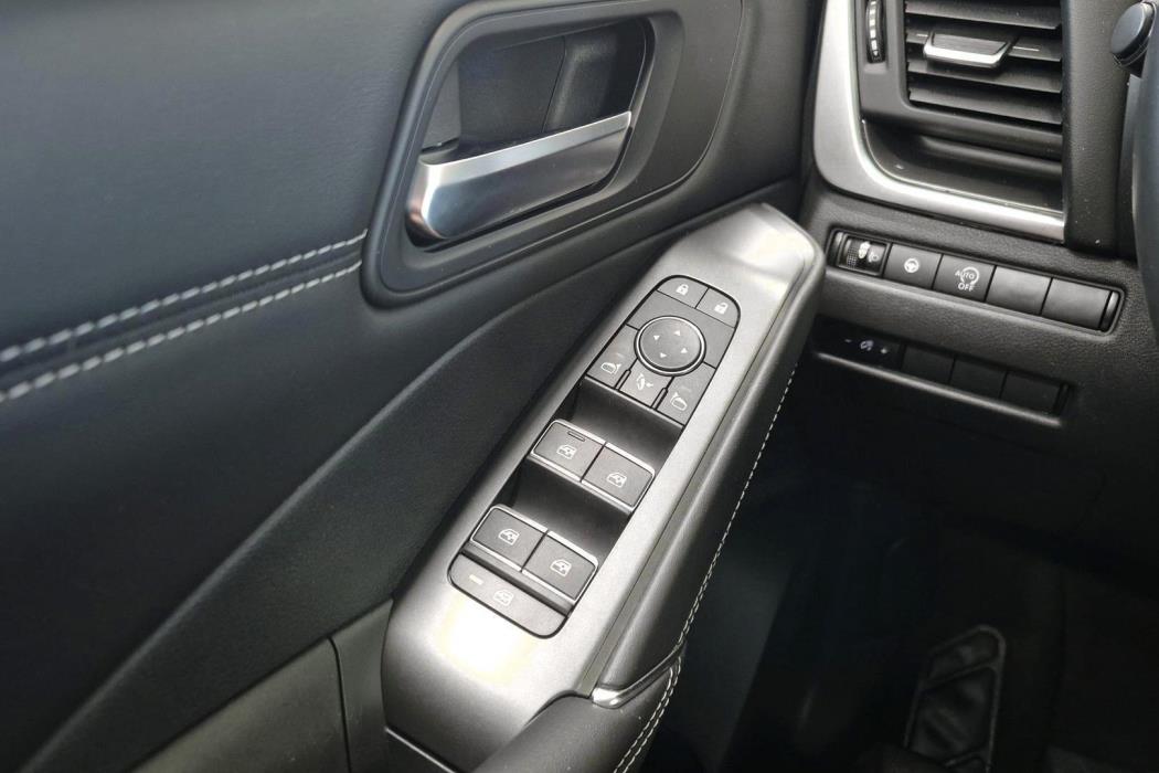 NISSAN Qashqai 2025