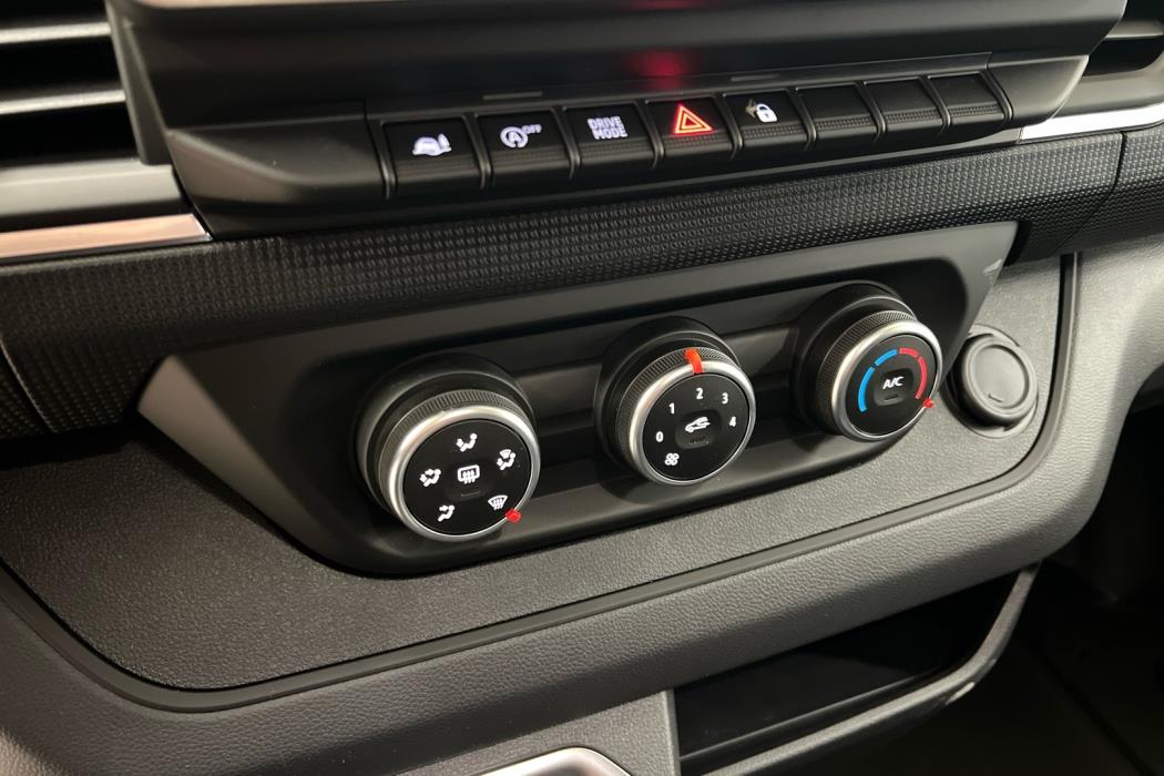 NISSAN Primastar 2025