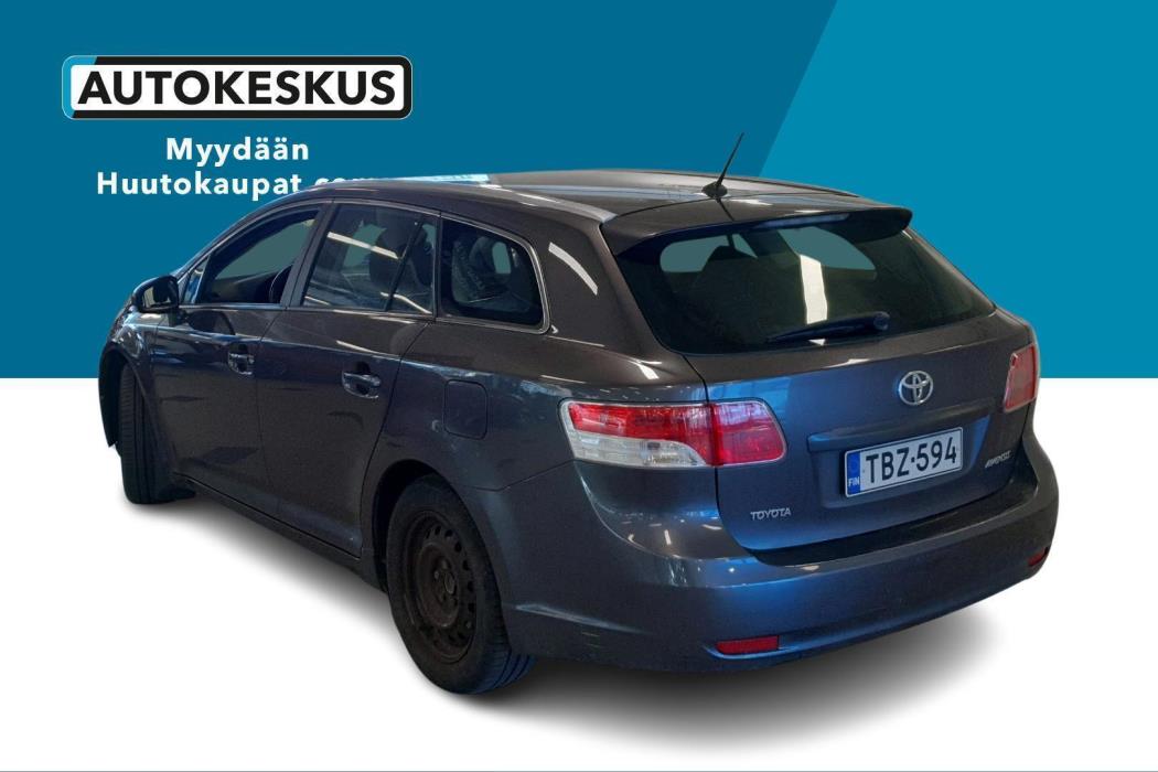 TOYOTA Avensis 2010