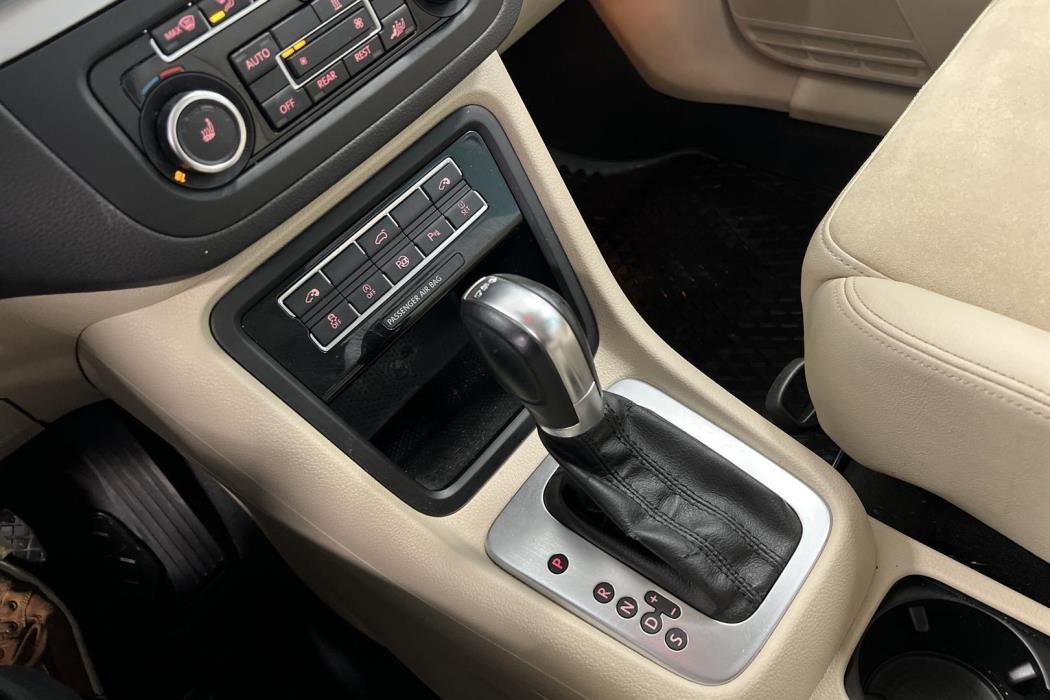 VOLKSWAGEN Sharan 2011